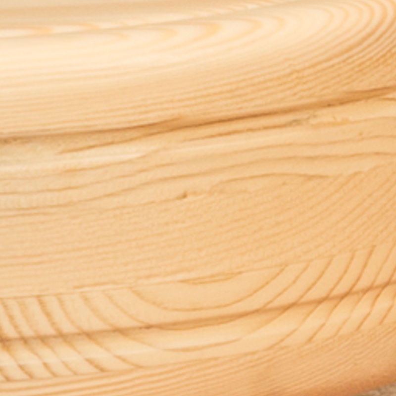 particolare dello sgabello Rolle in legno xlam di XL